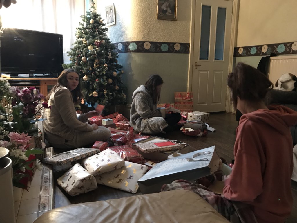 chocdream14's tweet photo. Christmas 2017 https://t.co/3yMtgvBWhj