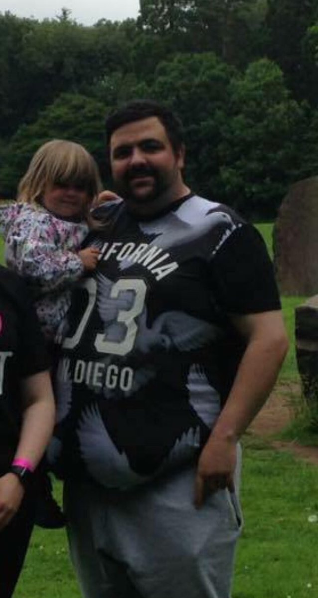 29stoneman's tweet photo. Good News today for the #GreatNorthRun, it will mark two years since I stepped on the Scales and started the weight loss journey. Almost 10 stone gone, running with @LliswerryRunner every week a gr8 bunch. Will hopefully allow me 2 get a PB under 2:15 #ukrunchat #10stone #Running https://t.co/uVQ1fPYip7