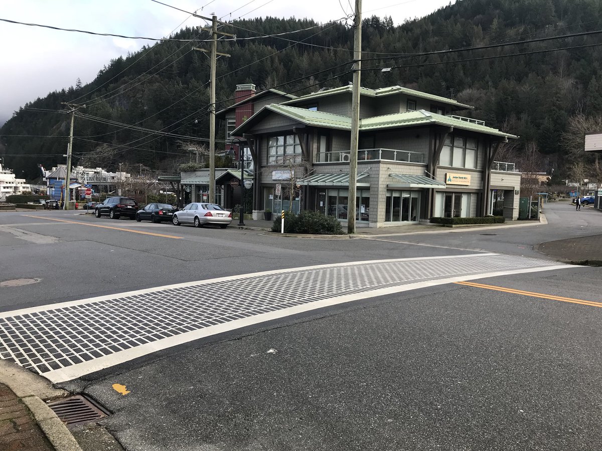 HUB_SS's tweet photo. Our #DuraTherm products are ideal for these types of applications; it is set into and flush with the #asphalt #road surface, consequently it’s durable as well as highly visible

#bcferries #crosswalk #horseshoebay #vancouver
@BCFerries @CityofVancouver https://t.co/tFSMbwhXih