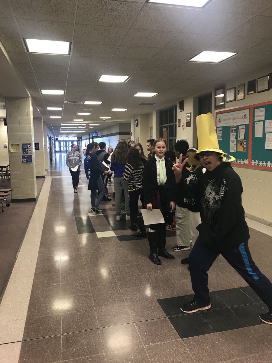 ammoldenhauer's tweet photo. Today, Ss were given a planet and asked to think about the that planet if we shrunk the sun to the size of a person. They chose a spot to stand in the hall that they thought was a correct distance from the “sun.” Then after a discussion, they tried again! #nmspolars #6thchat https://t.co/GLK1dX9LcD