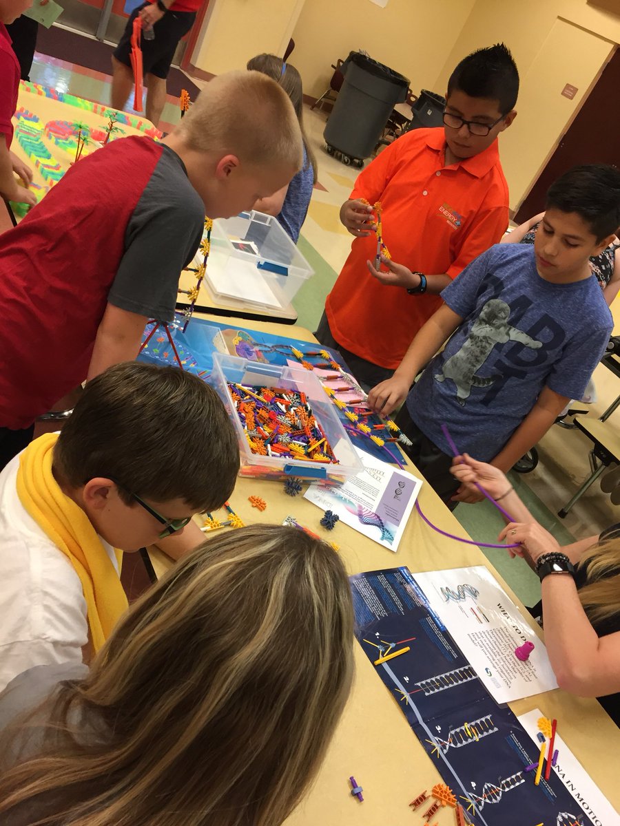 AllamandaES's tweet photo. STEM Night! #DoAScience! #SouthFloridaScienceCenter https://t.co/O3Hxz8KVfI