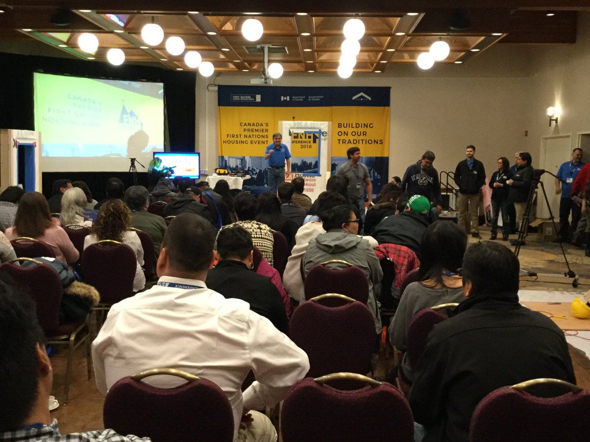 GCAutochtones's tweet photo. C’est l’heure du “défi des constructeurs” à la conférence annuelle sur le logement des #PremièresNations. La #fnhc2018 de Thunder Bay est le plus important salon du logement en Ontario! 🏠🛠 Voyez ces impressionnantes démonstrations de savoir-faire! 👷🏼♂️👷🏻♀️ https://t.co/hezrHN5fPc