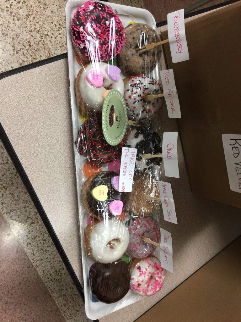 MrsKHSanchez's tweet photo. Huntley FBLA students selling Morkes donuts in order to use the proceeds to perform a charity event!  #FBLAPBLWeek https://t.co/lxnDDxGU93