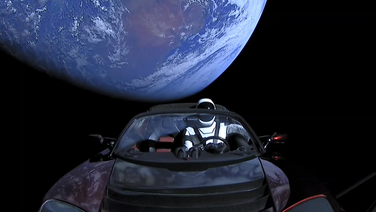 Give title to this photo / Ponle título a esta foto #FalconHeavy #FalconHeavyLaunch @Tesla @SpaceX