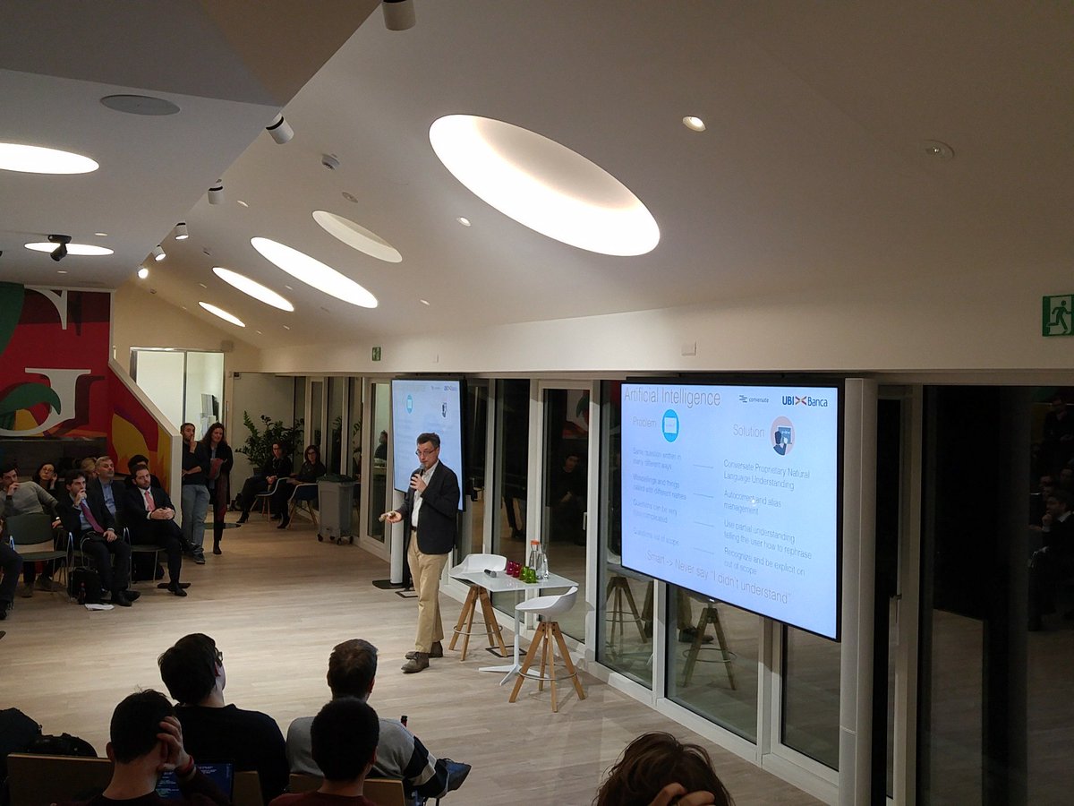 Alessandro Vitale speaking about #chatbots at <a href="/DatabeersMilan/">databeersMilan</a>