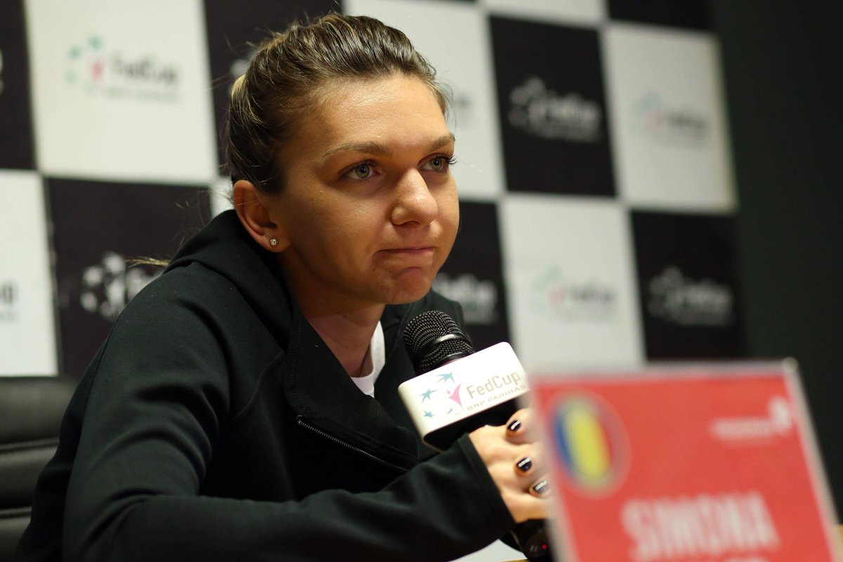 AllTennisForUs's tweet photo. .@Simona_Halep is in Cluj for the #ROUCAN tie! She is ready to support the 🇷🇴 team in weekend against 🇨🇦 😊 https://t.co/LkruVO5mNS