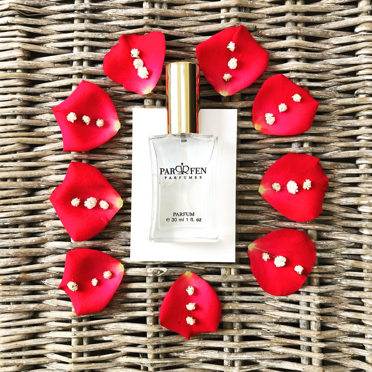 SamanthaWalsh76's tweet photo. This time next week it’ll be #ValentinesDay - another excuse for retailers to adorn their shops with all things red in an attempt to rinse us in the name of #romance🙄. With #Parfen #perfumes you can treat your beloved - without going into the red ❤️
https://t.co/L5j4716yHt https://t.co/vwxabUeNK5