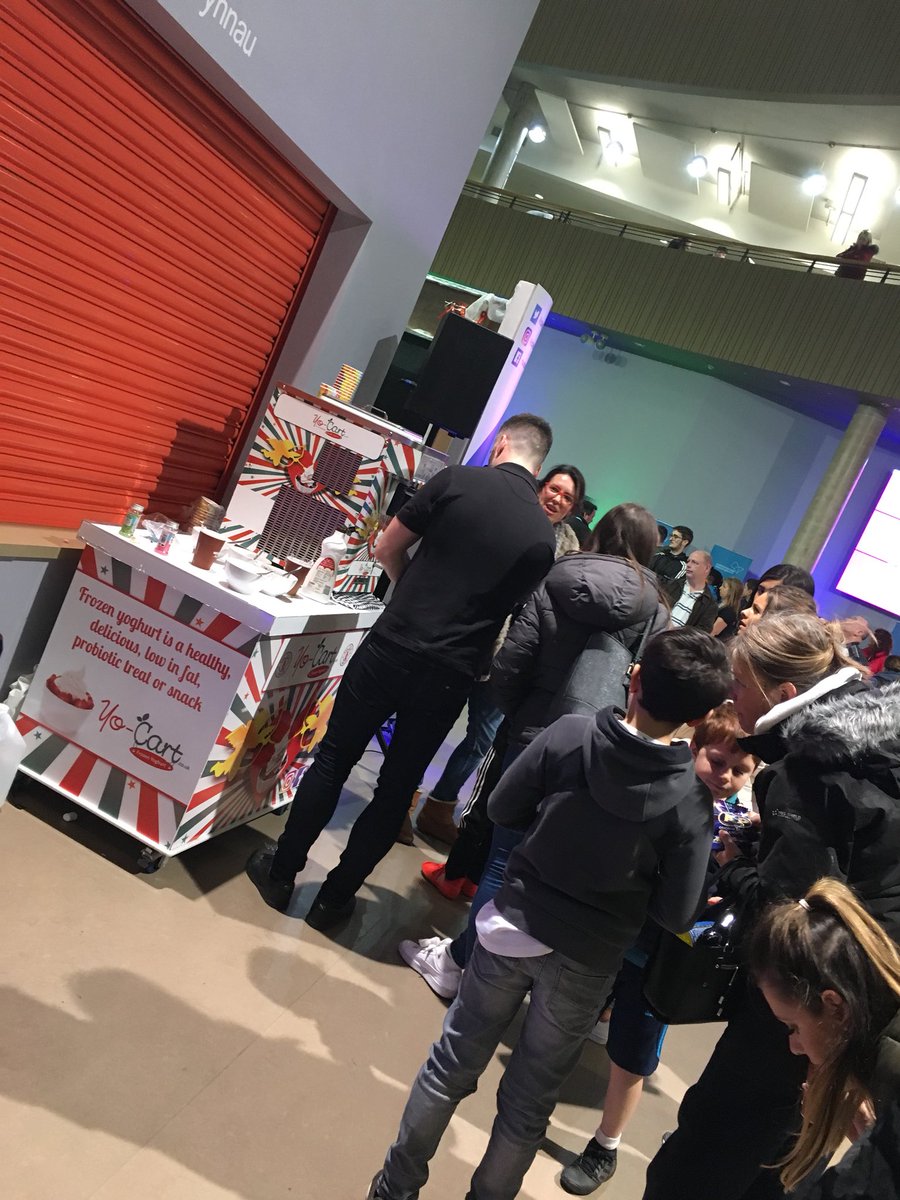 La_petite_cat's tweet photo. Great atmosphere at the open evening tonight here @CAVC! https://t.co/525bCIdYLS