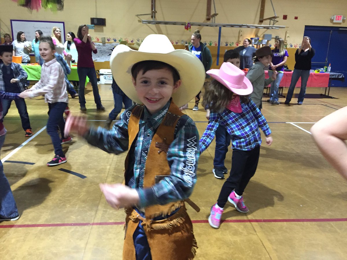 dcampbe93873260's tweet photo. Having fun at the Western Dance BryanES https://t.co/BMr7rGrkjj