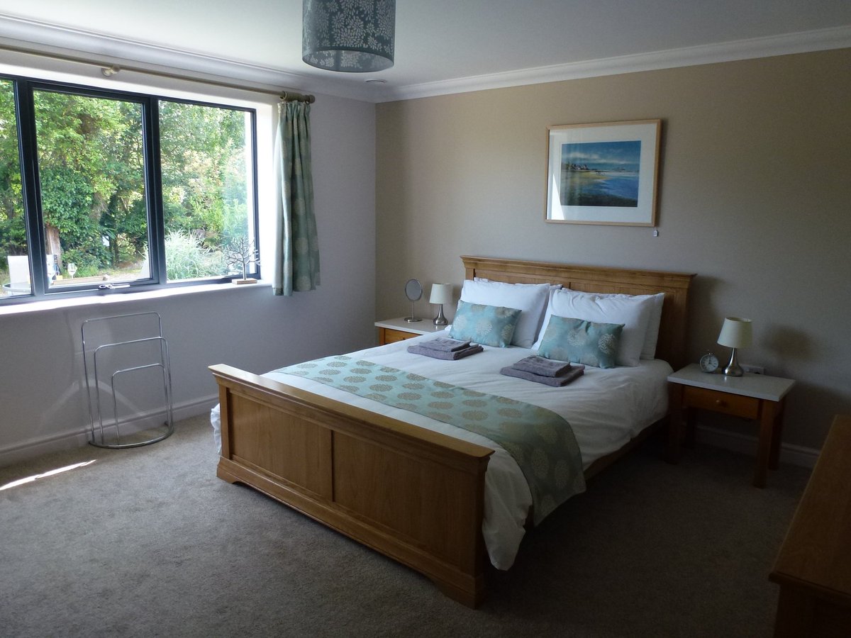 Tree_Top_View's tweet photo. 7th of #February is #national #BookDirect why not stay in #2018 @Tree_Top_View in this #selfcatering #accommodation in #sheringham North #Norfolk #coast. Reverse living, sleeps 4, 2bath, parking Instant book https://t.co/RyuUzlbBds @visitsheringham @ExperSheringham https://t.co/CGOmNNbOQy