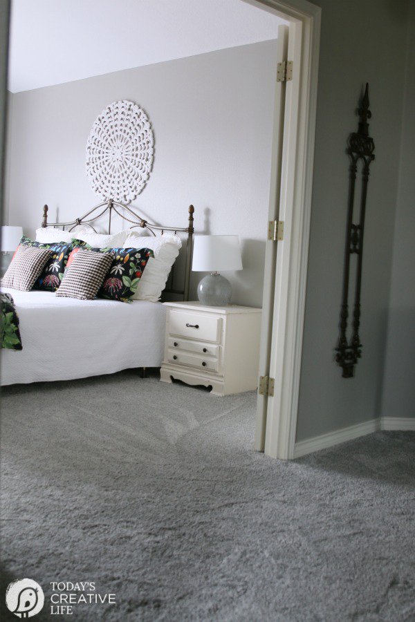 _aspectacledowl's tweet photo. Kim got a whole upstairs flooring refresh, and she couldn’t be happier. Not only is Air.o Hypoallergenic Soft Flooring 100% recyclable, it also takes 50% less time to install than traditional carpet! Win, win! #AiroInAction AD https://t.co/I7HYRTYjAd https://t.co/Ovuzy5kOlC