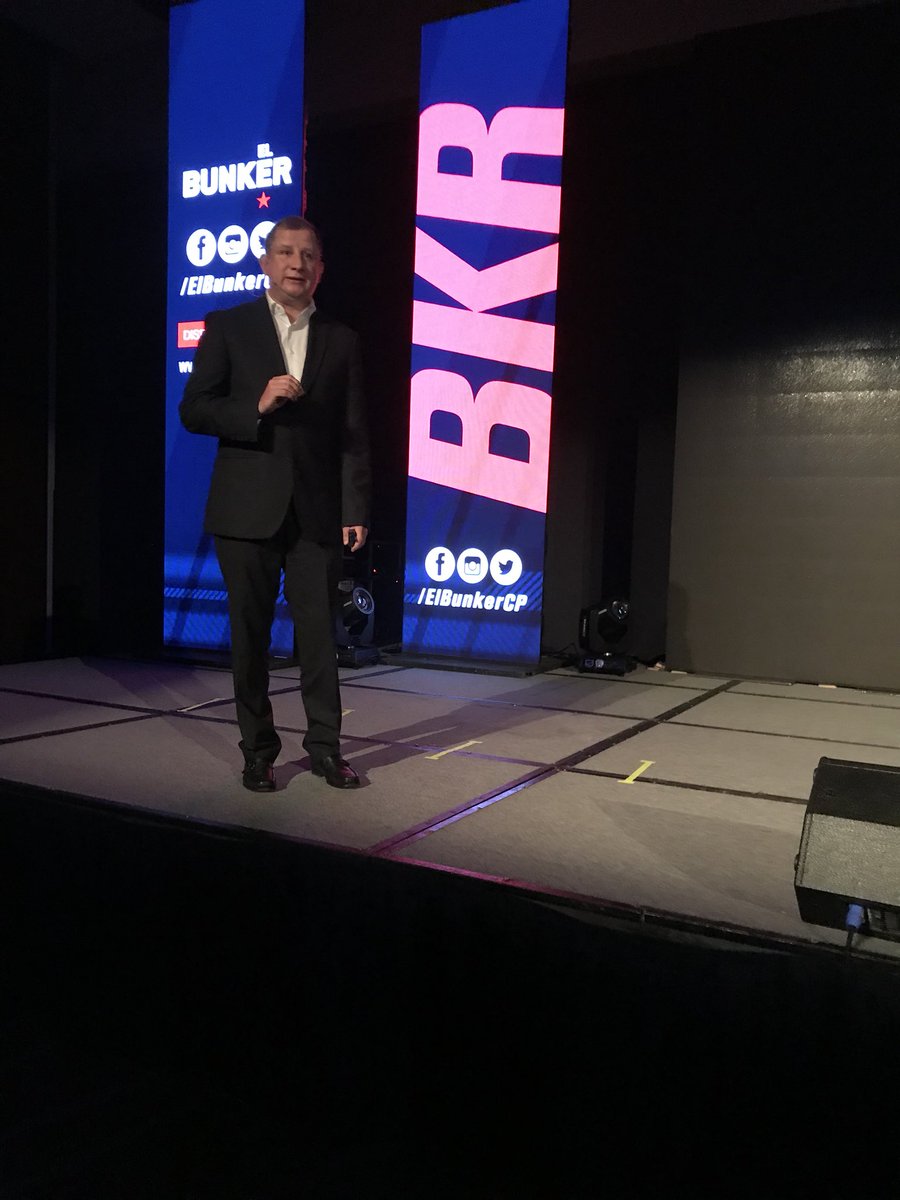 BitacoraPol's tweet photo. Escuchando a @1marcosifuentes en la XII Cumbre Mundial de Comunicación Política con su conferencia: CAMBIAR LA COMUNICACIÓN. Nos platica los 10 mandamientos de una campaña. @ElBunkerCP @CumbreCP https://t.co/oObUMvnXjH