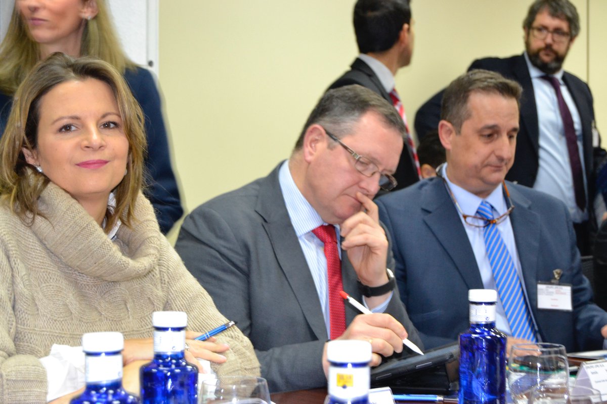 pedrojcarrillo's tweet photo. Hay proyectos que motivan profesionalmente y en los que merece la pena involucrarse. Hoy se ha dado un gran paso, Administración, Gobierno y Empresa remando juntos para dinamizar una zona industrial con larga historia. GRACIAS @anacobocar @lauraberja86 @Gllds @Defensagob #Oficaex https://t.co/ktvGqvljmw