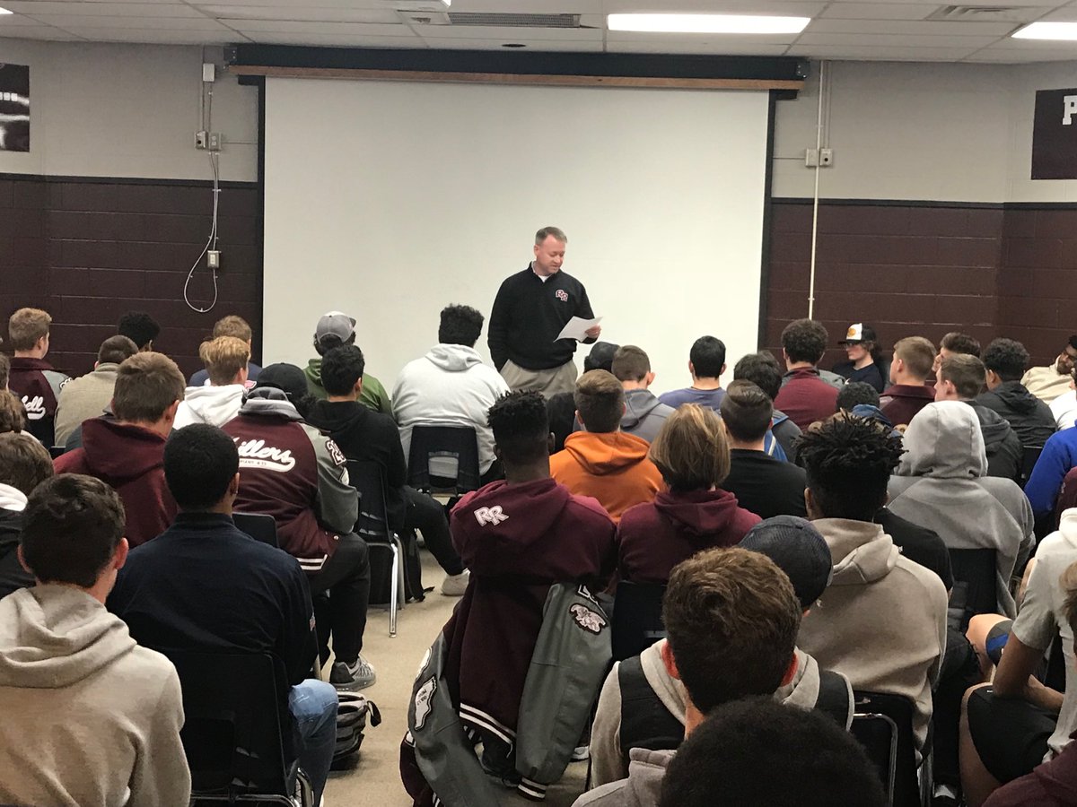 jeff_cheatham's tweet photo. Principal Groff sharing a great leadership lesson to the RR Dragon Football program today. #learningfrombest https://t.co/5nq3j3Fdn4