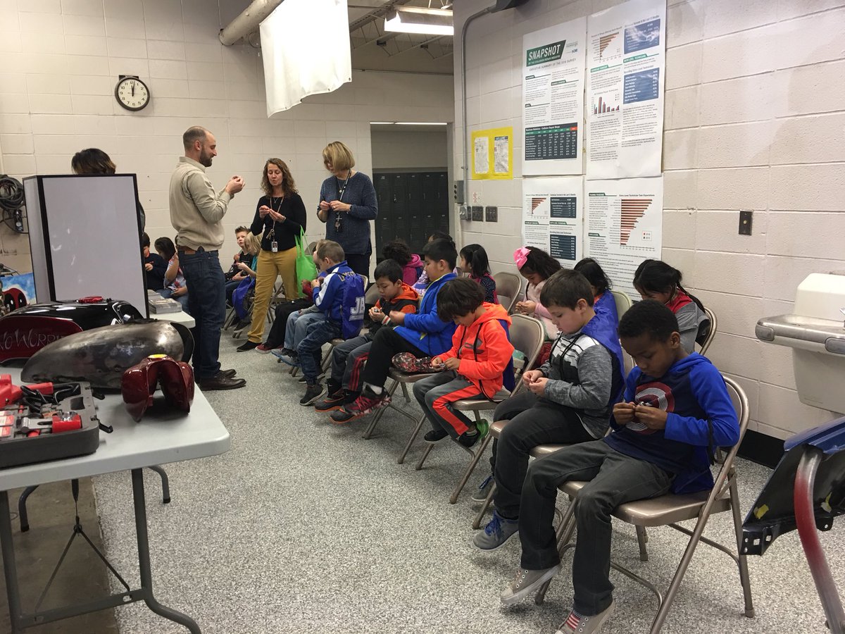 JelCollision's tweet photo. Thank you for visiting Nora Elementary @Director_JELCC https://t.co/PYXk2YjK6g