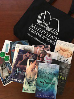 SpencerHillP's tweet photo. Giveaway time! To celebrate Valentine's Day, we're giving away a Romance Prize Pack! Follow us + RT to enter! US only. Bonus entries if you follow the authors (be sure to let us know which authors you follow)!! Ends 2/28 @ 11pm EST https://t.co/jlQE4aw6VZ