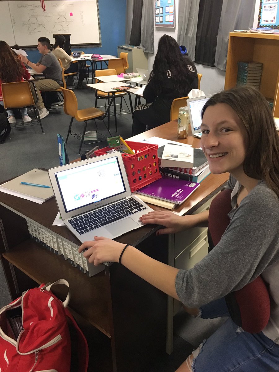 DanceKandie's tweet photo. Film & Lit working hard on their movie posters! #WeR210 #HugotonSchools https://t.co/ZMZTpDAJrW