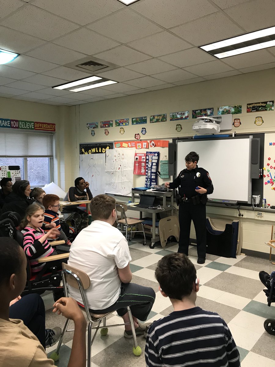 WLMSTheLions's tweet photo. @WLMSTheLions enjoyed spending time with Corporal Pell of the #CaryPD this morning learning about expected and unexpected behaviors.                   #socialskillslesson @WLMS_Wildcats https://t.co/IgkSRzIP95