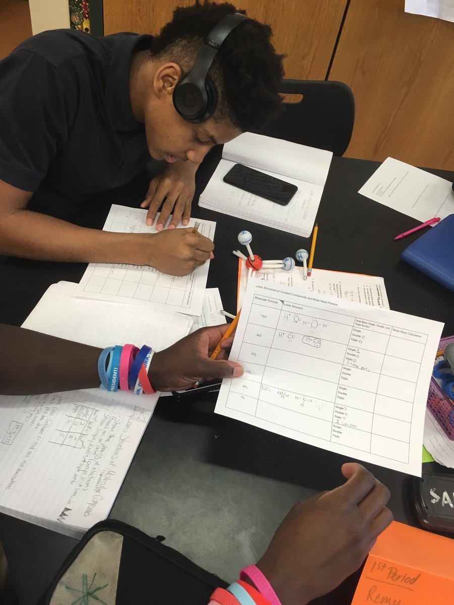 MsShriverSTEAM's tweet photo. This week @HFAPgh Ss have been building molecules and drawing Lewis structures using @happy_atoms.  #chemistry #molecules #stem #hfainnovates @schellgames https://t.co/0w3i4Iwjqj