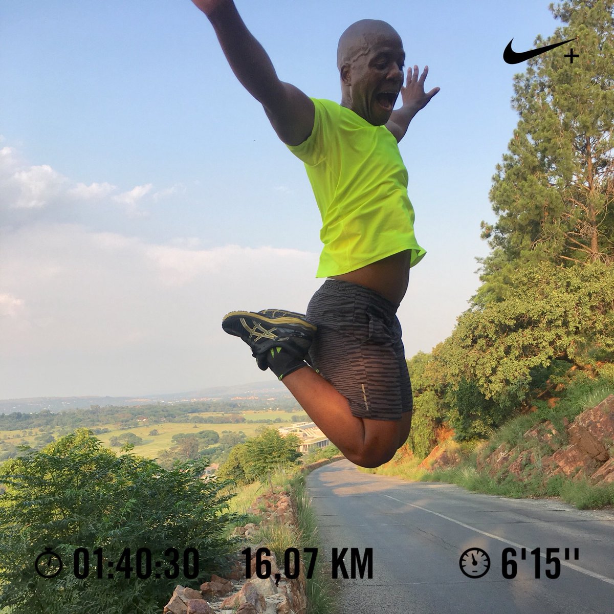 SelfieRunnerZA's tweet photo. An awesome afternoon on the road. Having fun while doing what we love the most 📸 @kholo_leah
#ASICSMetaRun #ASICSFrontRunner #ASICSFrontRunnerZA #Project15h30ArrivalAtMosesMabhida #WeRunPta https://t.co/w3BZR8IVW3