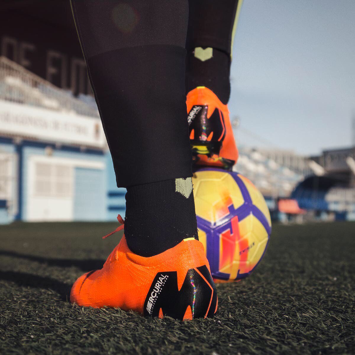 futbolemotion's tweet photo. Bienvenidos a la generación de la velocidad, bienvenidos a @nikefootball Mercurial Vapor 360 y Superfly 360, donde la historia continua 20 años después.
--
Enlace a "El Vestuario": https://t.co/GGSeBWRnQm 
--
#BornMercurial #FutbolEmotion https://t.co/5byC0WR87q
