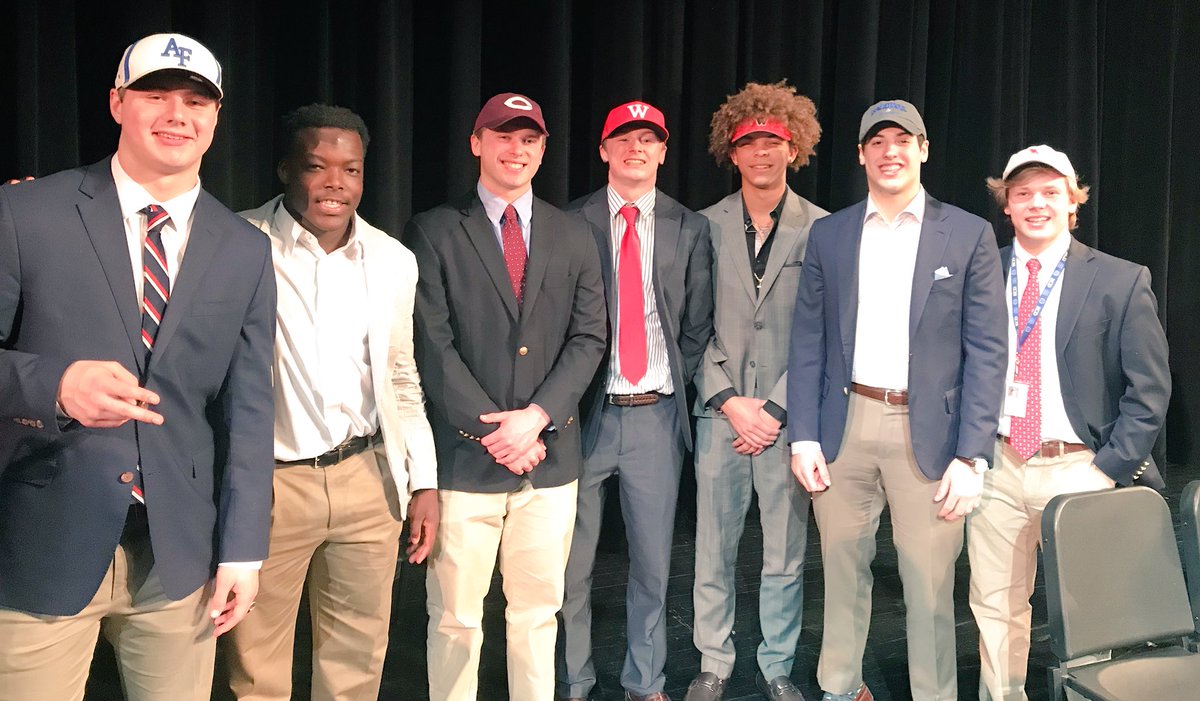 KCDFootball1's tweet photo. So proud to have had the opportunity to coach these young men for 4 years and see them sign today! #LegendaryClassof2018 #WinnersOnandOffTheField #BearcatsGetRecruited #KCDFootball https://t.co/fR7pB3WN3D