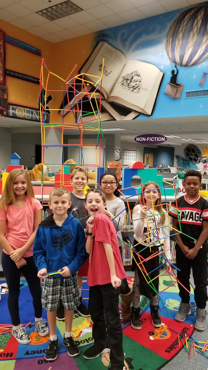 Straws and Connectors make great skyscrapers in Makerspace!! <a href="/wardlib1/">Debbie Klein</a> <a href="/WardStarsCCISD/">Ward Elementary</a> #MakerSpace!