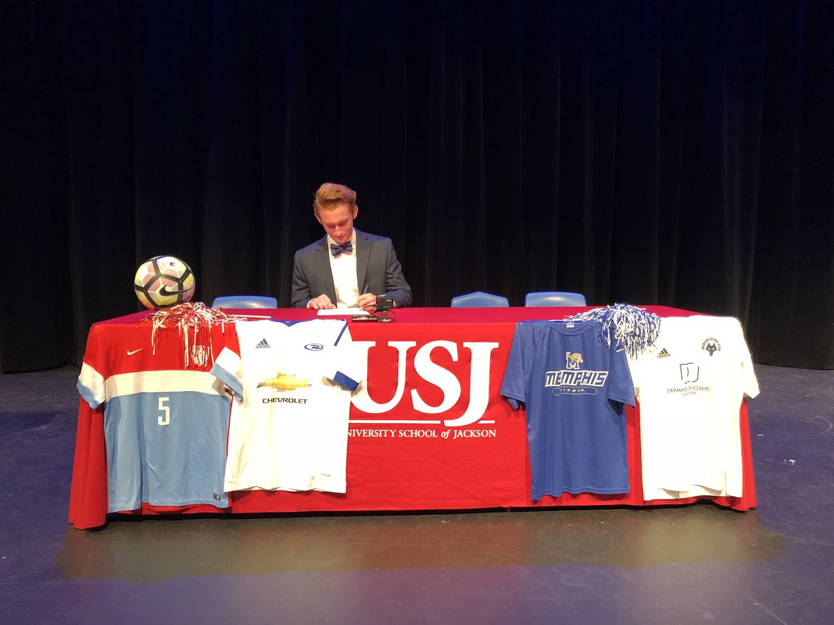 USJbruinsoccer's tweet photo. Congrats to @Jack_Edwards05 and family on Jacks signing for @MemphisMSoccer! They’re getting one of the best!!! @JSWriterMichael @WBBJ7Ahmad @johnvarlas @TigersAthletics #theU #gtg https://t.co/258GDOKQvC