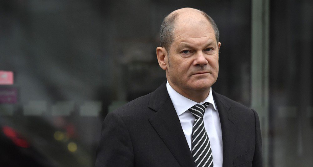 LesEchos's tweet photo. Qui est Olaf Scholz, le futur ministre des Finances allemand ? >> https://t.co/MfIQRlLnNE https://t.co/QNZK2Hj6ep