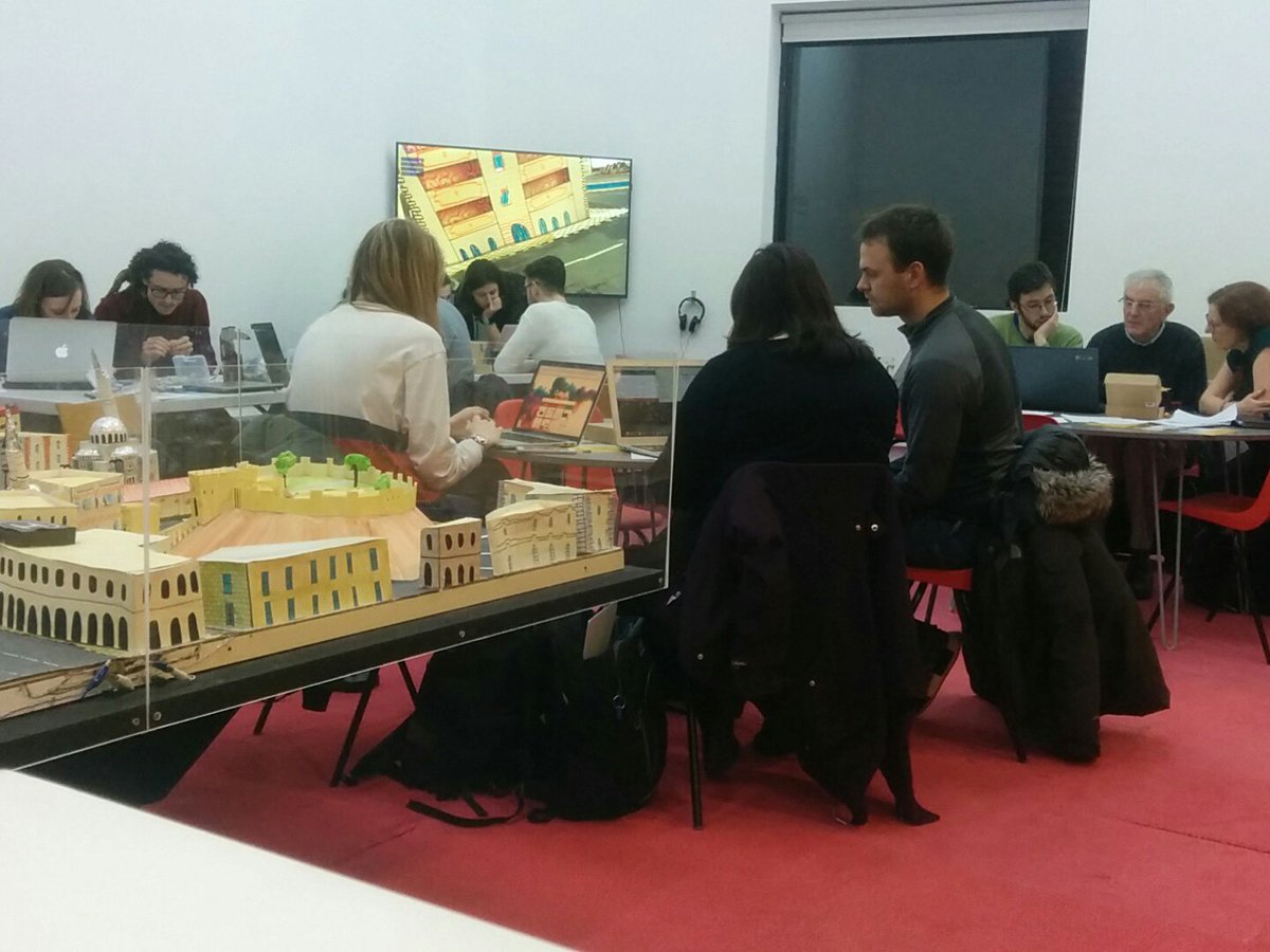 hipyliv's tweet image. Now we&apos;re on to #RobotsAndCode @FACT_Learning. A busy day for @hipyliv/@liv_IDEA