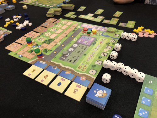 ArrakisGames's tweet photo. Es cierto, Santa Maria de @AportaGames, en castellano por @ArrakisGames. Lo editaremos durante este 2018, pronto tendremos precio de venta definitivo y fechas de salida!!! No os perdáis este juegaken!!! https://t.co/qlI4rODAqN