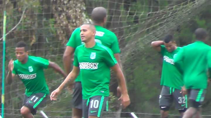 NacionalsPasion's tweet photo. #EnMiCasaMeQuedo
¡LA MAGIA PREVALECE, EL MAGO DE LA #10 SE QUEDA Y SONRÍE EL FÚTBOL!..
¡VAMOS TODOS JUNTOS, VAMOS NACIONAL, DALE CAMPEÓN!.. https://t.co/jNYHtf0cyr