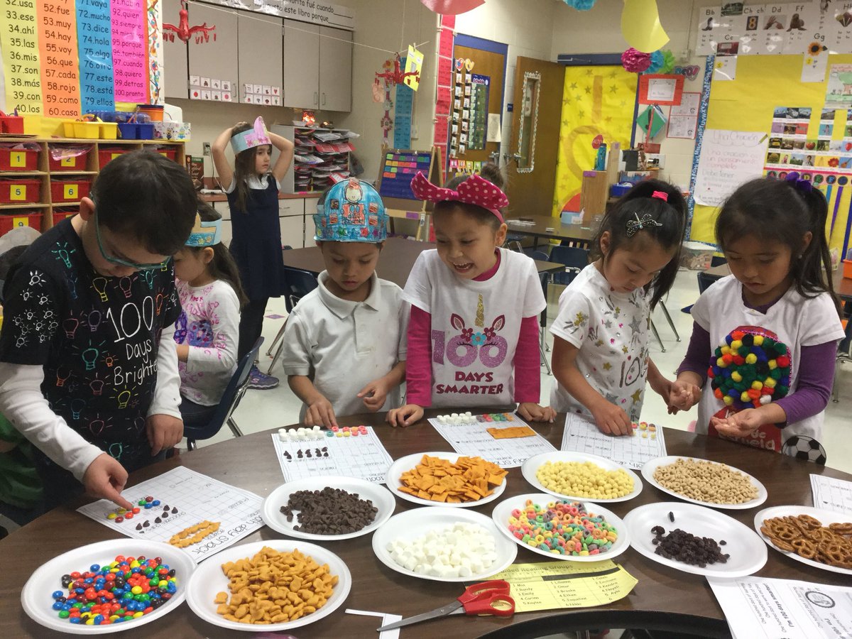 RochaKinder's tweet photo. 100th Day of School snack mix‼️ #esparzainspire #gaby189 #EsparzaInspired https://t.co/aHfjj8IfmZ