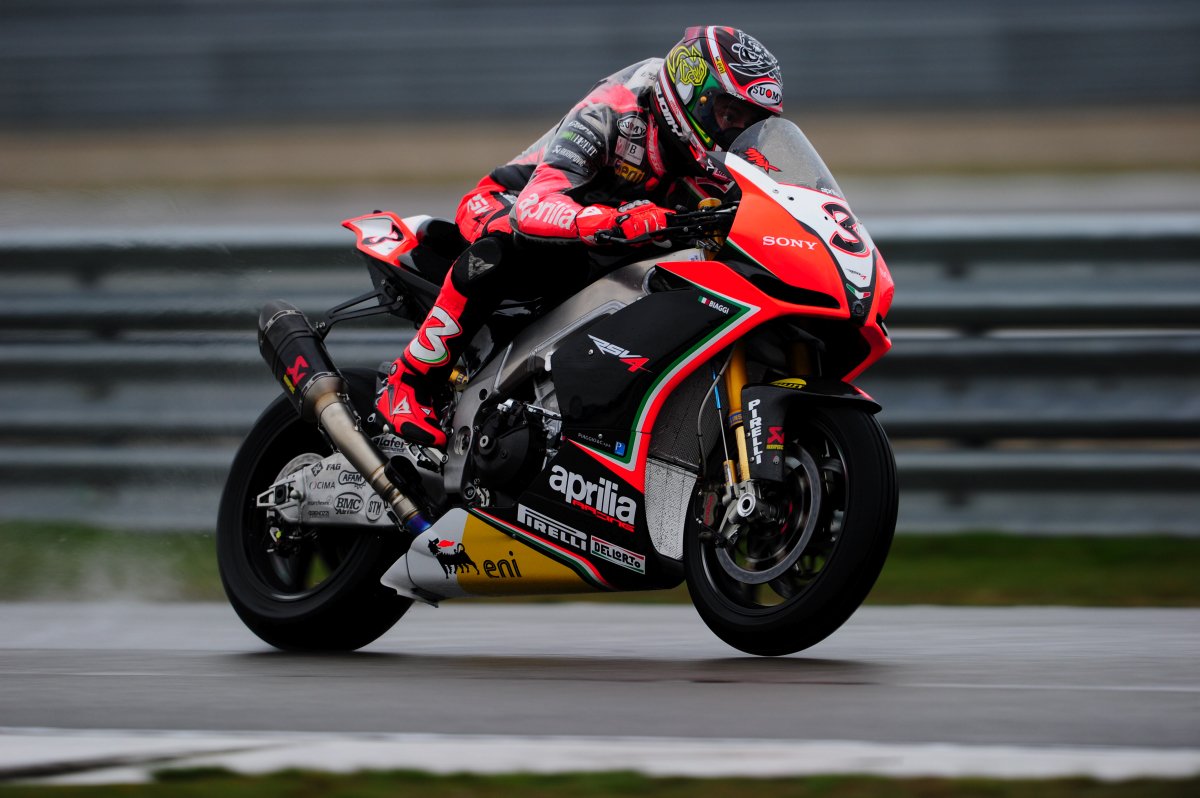 🌧or☀️Always fast !!! <a href="/maxbiaggi/">Max Biaggi</a> 🚀🚀🚀Motogp and Sbk continu but thats forever different... 😑 Forever good memories !!! Never forget !! 😉✌