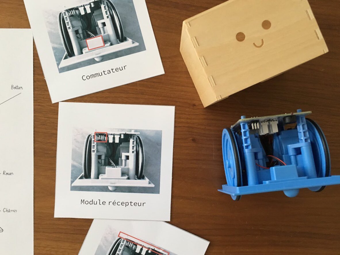 COLORIfr's tweet photo. ✨NEW✨#Cubetto montre-nous ce que tu as dans le ventre 🤖🤖🤖! Nouvelle activité COLORI : à la découverte des entrailles des robots. #montessori #robot #roboticforkids #robotics #cubetto #computerscience https://t.co/Q0l0HEQ67I