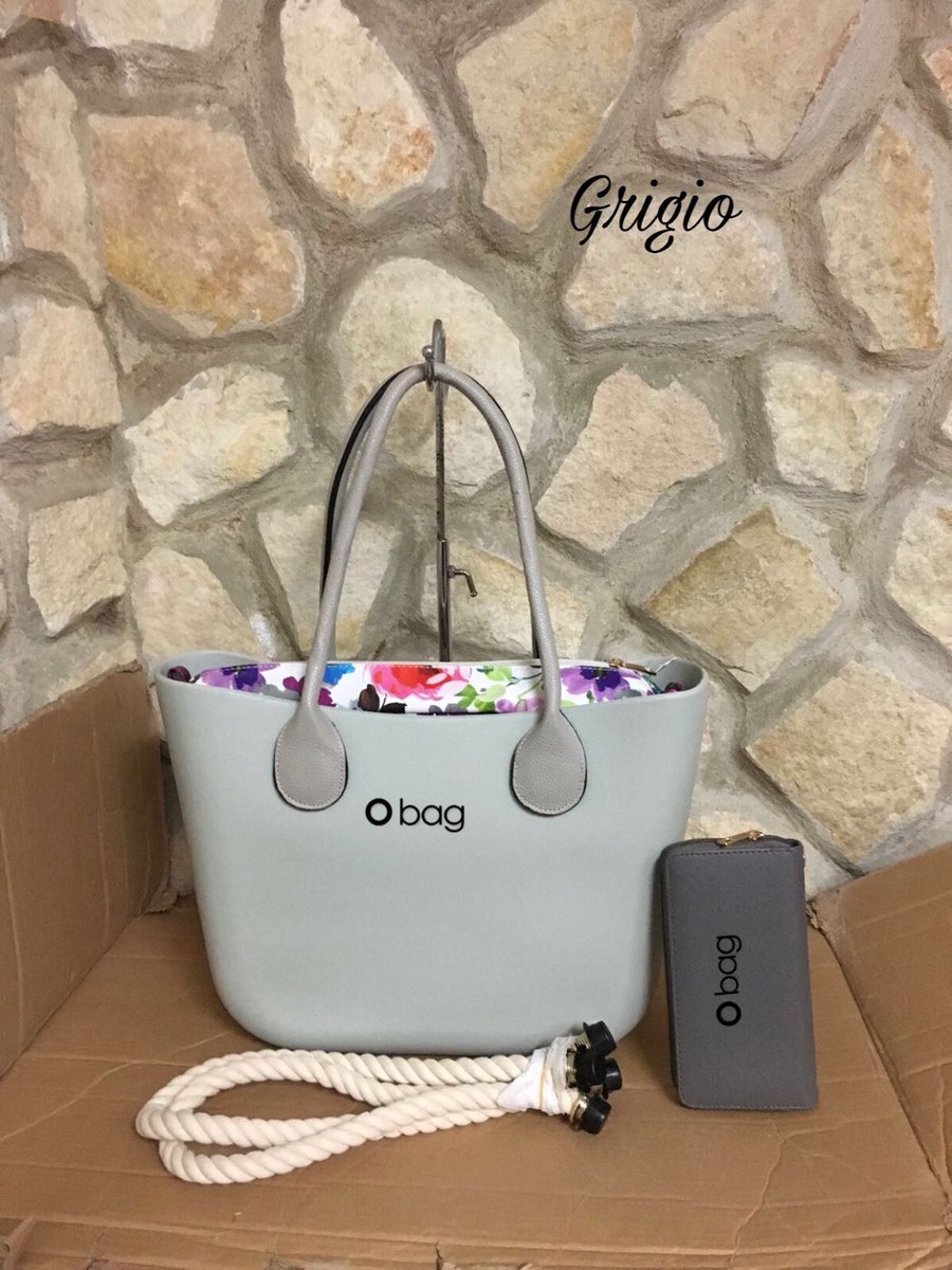uomo_outlet's tweet photo. Set Borsa e portafoglio donna tipo OBag ❤💜💙💛💚
Vari colori 😍😍😍😍
Prezzi davvero shock ragazze

#Set #borse #portafoglio #varicolori #donna #tipoOBag https://t.co/6dRZxE2Tvp