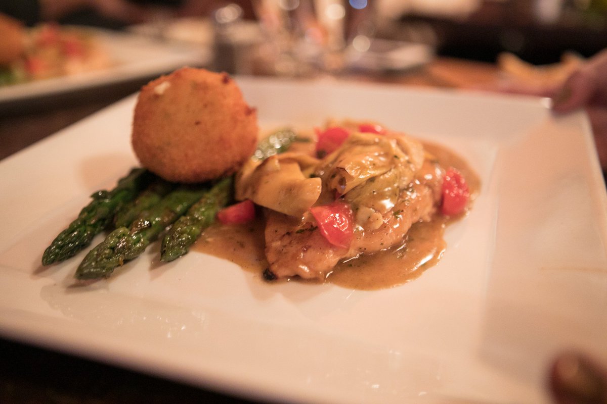 Hello there all you LOVERS of great food! Valentine's Day is around the corner!  Have a glass of bubbly on me as you enjoy amazing cuisine on my VIP East Passyunk Dinner Tour!

#ValentinesDayinPhilly #DininginPhilly #FoodToursPhilly #EastPassyunkAvenue #DinnerToursPhilly