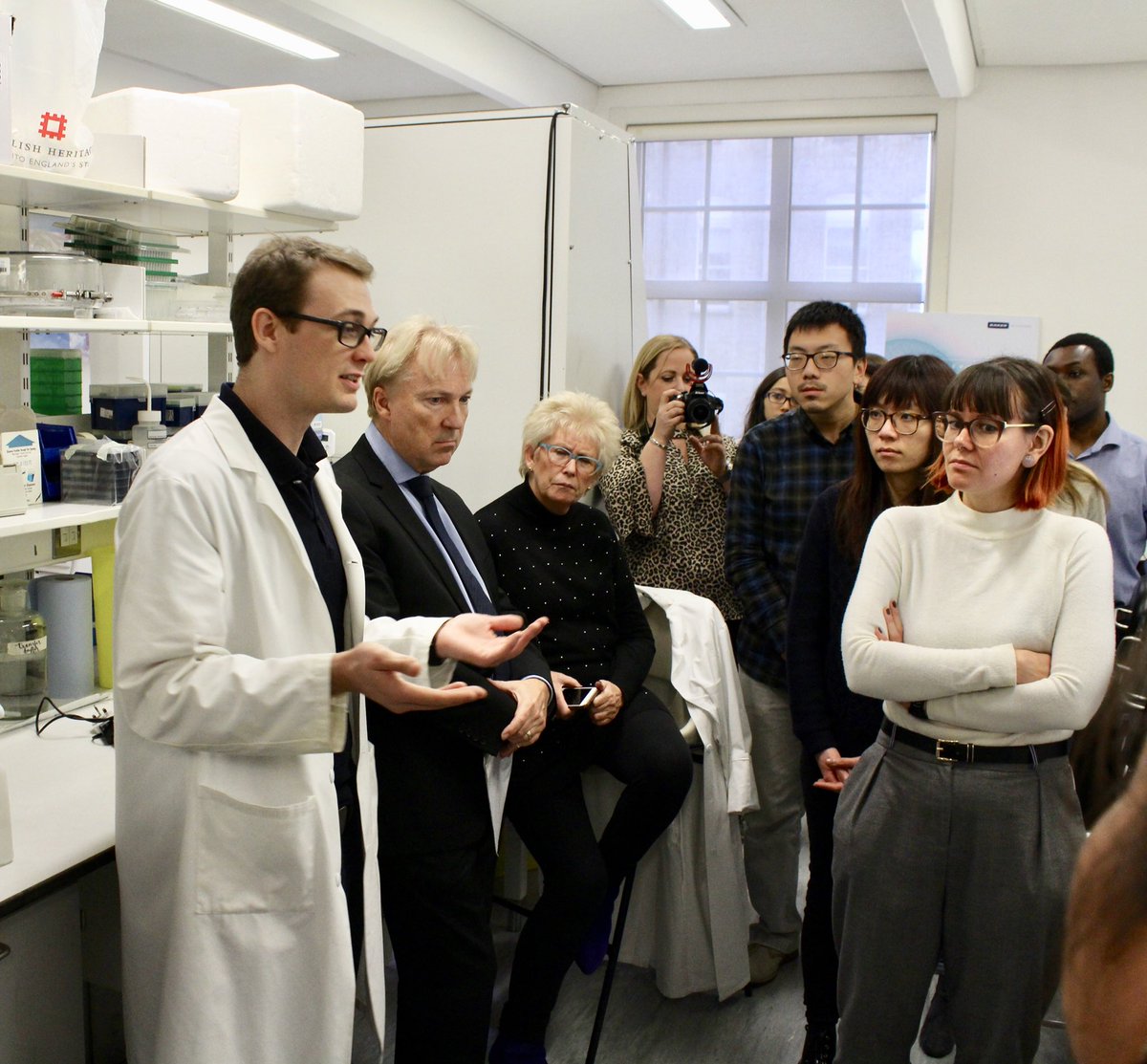 mann_ivel's tweet photo. Physiological Oxygen Workshop sponsored by Baker-Ruskinn and PromoCell at BHF Centre Research Excellence, King’s College London (see video https://t.co/Ua3m71b9JK) @TheBakerCo @PromoCell_GmbH @Kings_BHFCentre @LuxcelBio @platereaders @heartresearchuk https://t.co/ILDsDnIeSF
