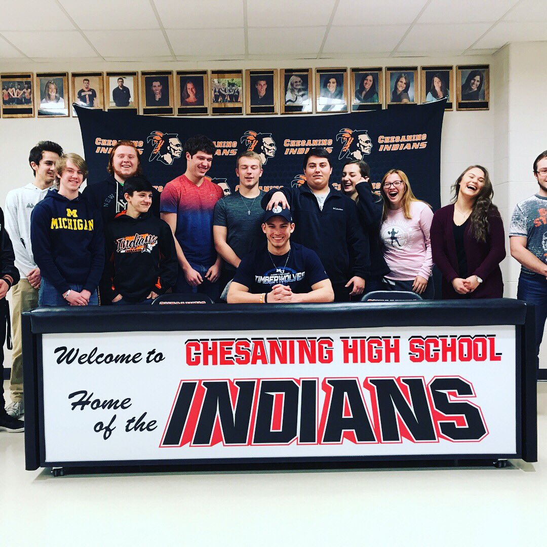 SamForsyth25's tweet photo. Thanking the man above for such a great opportunity!🙏 Family, friends and football, that's what it's all about🏈❤️ #NU22 #GoMAD #Blessed https://t.co/UvSObKngLO