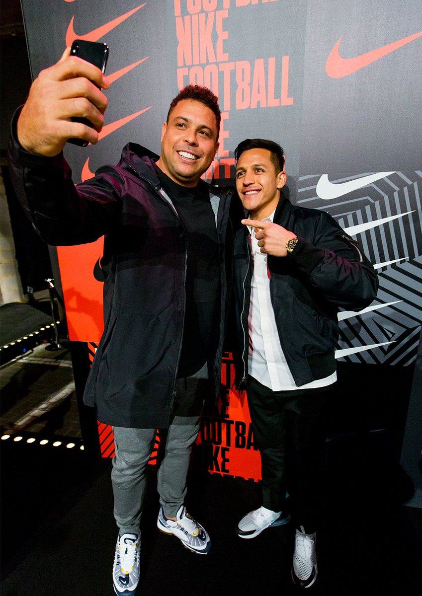 Squad goals  🤙

From the start ➡️ the future. The world's elite are ready to change the game. <a href="/Ronaldo/">Ronaldo Nazário</a> <a href="/neymarjr/">Neymar Jr</a> <a href="/hazardeden10/">Eden Hazard</a> <a href="/TimoeB08/">T.Bakayoko14</a> <a href="/liekemartens1/">Lieke Martens</a> <a href="/Alexis_Sanchez/">Alexis Sánchez</a> 

#BornMercurial #NikeFootball