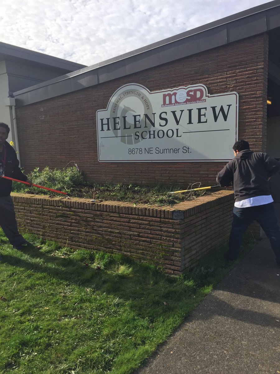 Helensviewpdx's tweet photo. Getting ready for spring gardening! https://t.co/jbcTHpOy7A