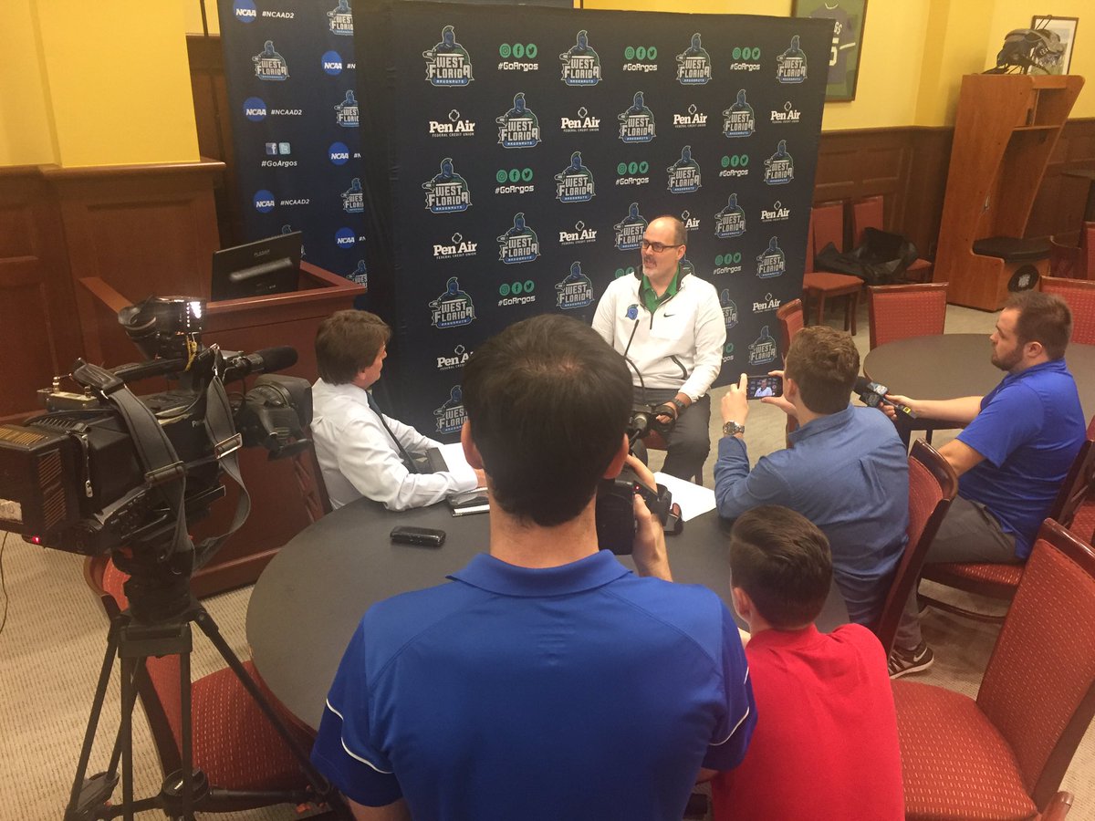 UWFFootball's tweet photo. Coach Shinnick discussing the 2018 signing class. #ARGOSF18HT #GoArgos https://t.co/B0xKeDDp2a