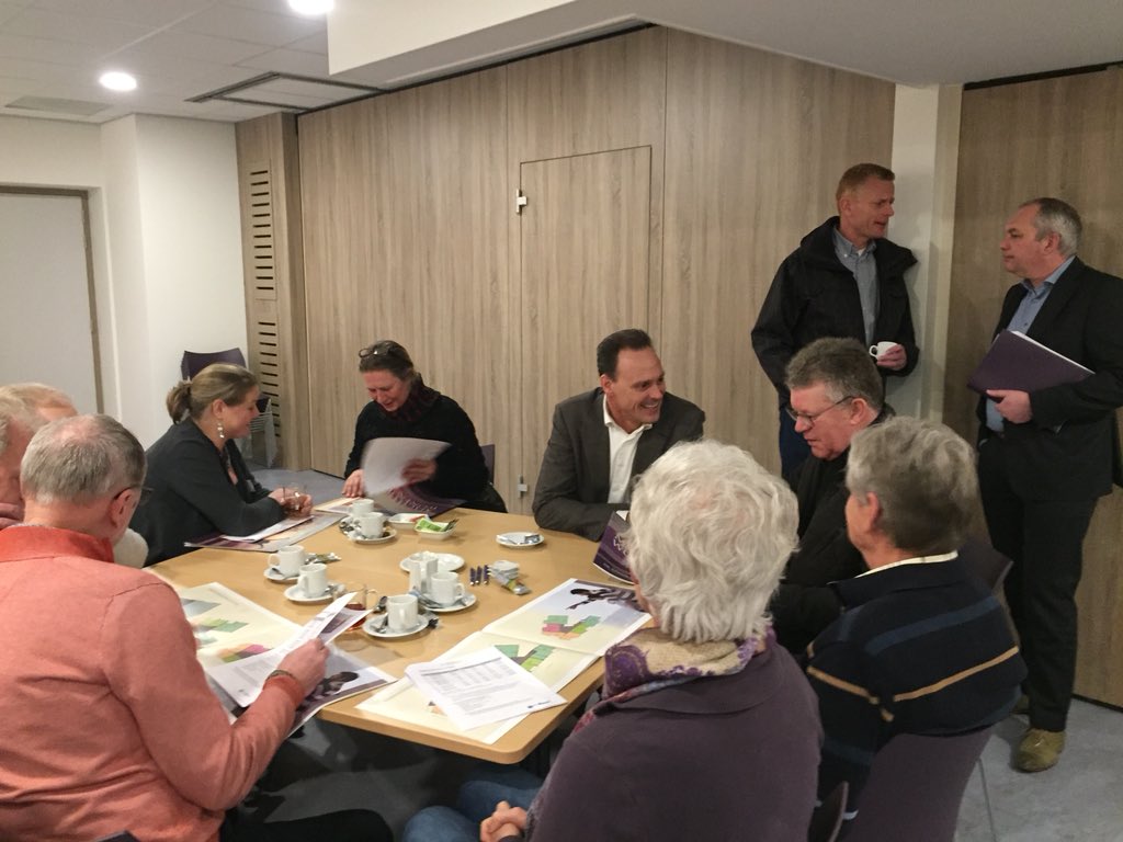 Succesvolle start verkoop vanavond van de 14 koopappartementen in project: wonenindeadmiraal.nl in #TerHeijde. Samen met @borgdorffmklrs en <a href="/hypotheekshop/">De Hypotheekshop</a> waren we te gast in het gebouw #Het-Nieuwe-Irene. Met dank ook aan <a href="/anitakwakman/">Anita Interim</a> , <a href="/JEM_id/">jem-id</a> ,