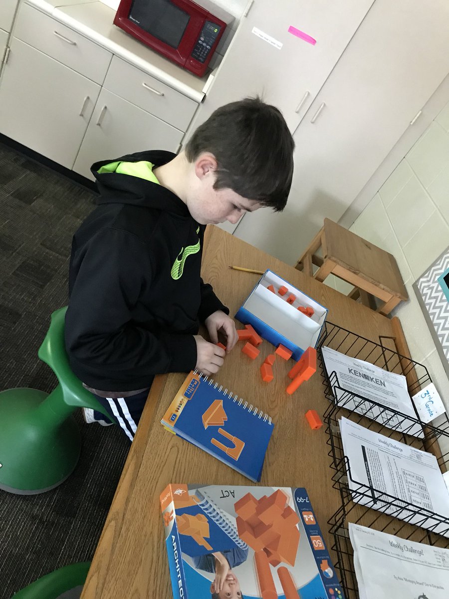 JenisonACT's tweet photo. On this #GlobalSchoolPlayDay ACT 5th graders spent time learning about Frank Lloyd Wright and architecture through fun stations! #JPSACT https://t.co/9uizgfyi0j