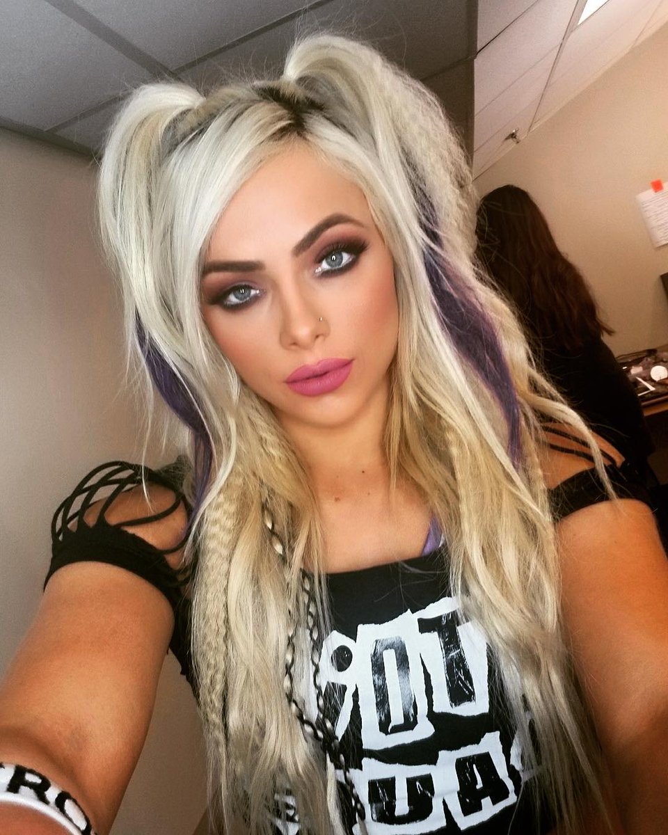 Reigns_Erick tweet picture