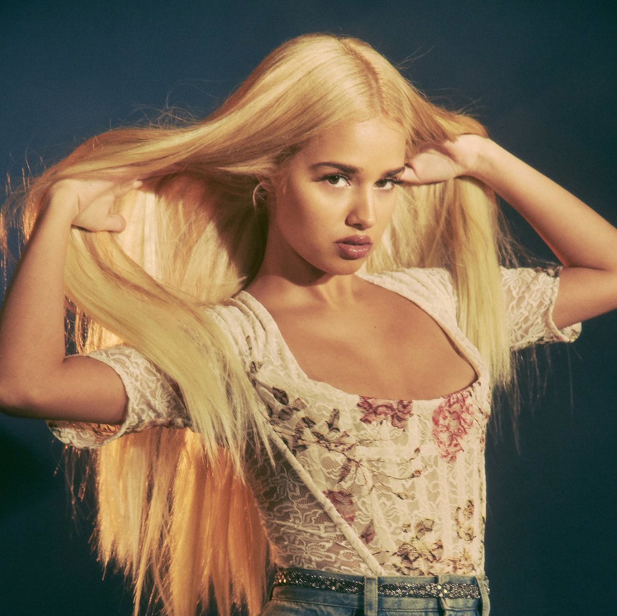 tommy_source's tweet photo. Promo shoot for "Lucky" by #TommyGenesis @tommygenesis (Part 2) https://t.co/nHjOQ6m0Vl