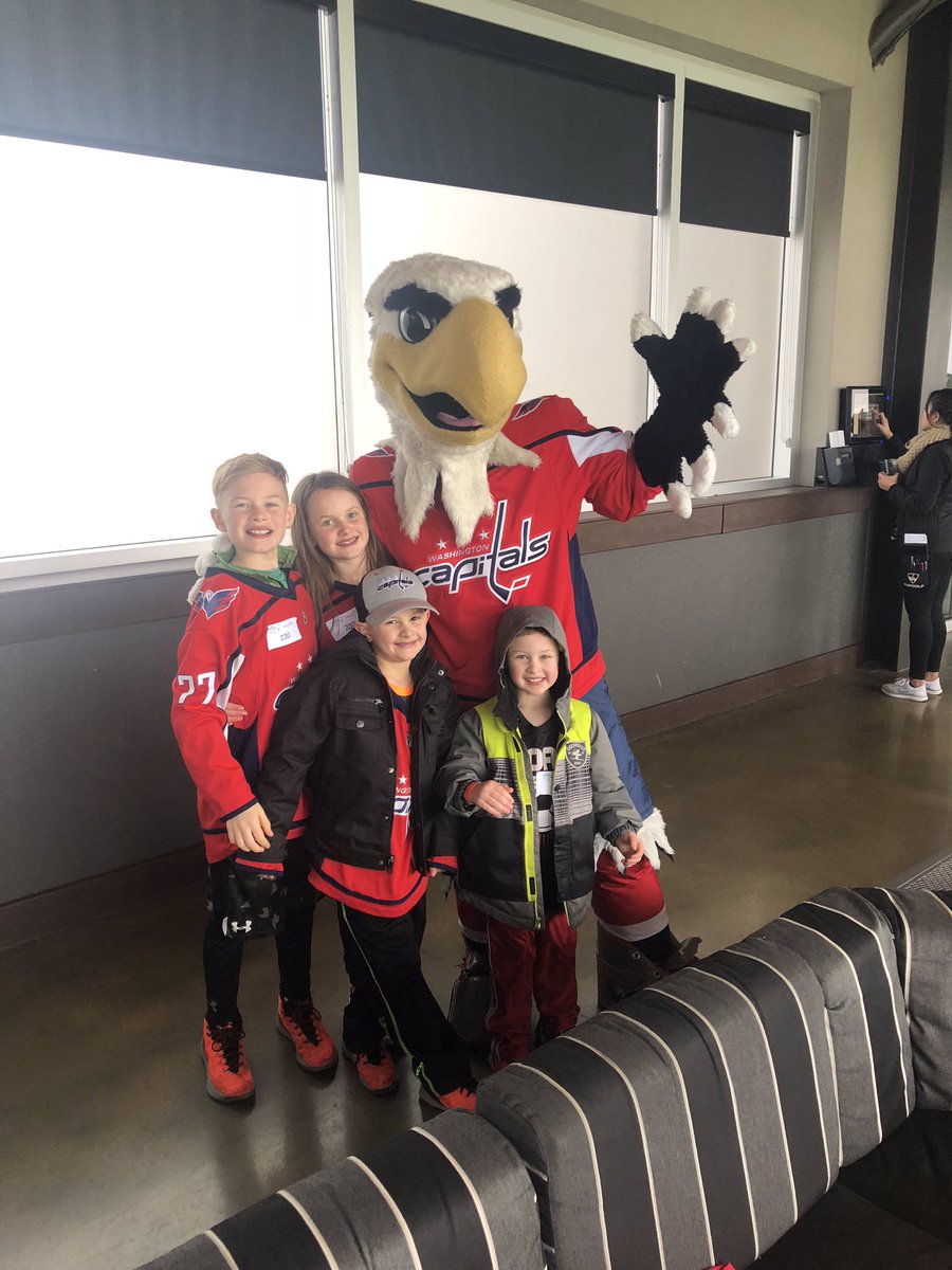 Caps_Slapshot's tweet photo. What a day at Topgolf Loudoun for #WishUponAPar benefiting @WishMidAtlantic https://t.co/jNlxWRTLpp