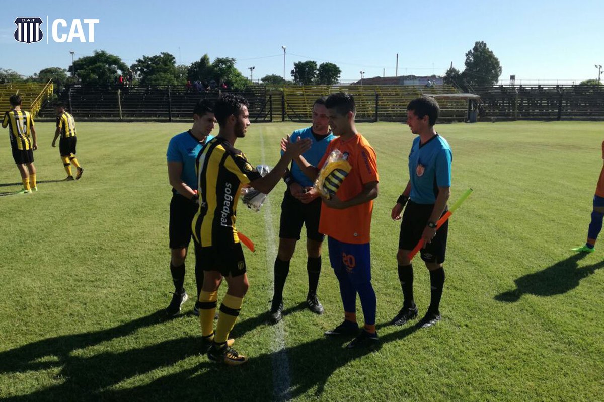 CATalleresdecba's tweet photo. Final del primer tiempo en cancha de Peñarol: #Talleres Sub 20 gana el amistoso 2 a 0 con goles de Gastón Torres y Exequiel Beltramone, ambos de tiro libre. https://t.co/p4VZTtbEcv