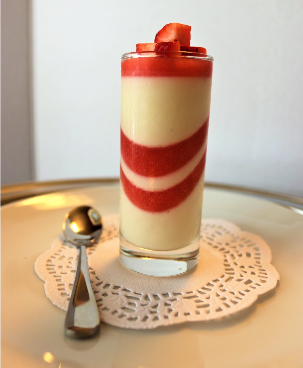 un_jour_lounge's tweet photo. Strawberry &amp; Vanilla Panna Cotta. We're getting excited to host our 1st pop-up event! https://t.co/67zY7jTE55