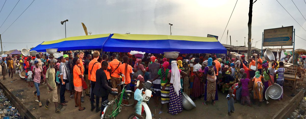RKasenene's tweet photo. #AgblogbloshieMarket wrapped up t/ day..
@jayathmadw is somewhere in there listening to voices, encouraged by t/ resiliency t/ young women porters display. @UNFPA works w/ t/ KAYAYEI YOUTH ASSOCIATION through #PAYDP 2 empower t/ young women porters #YouthEnvoyInGhana  #Youth2030 https://t.co/SaGoZJCRJR